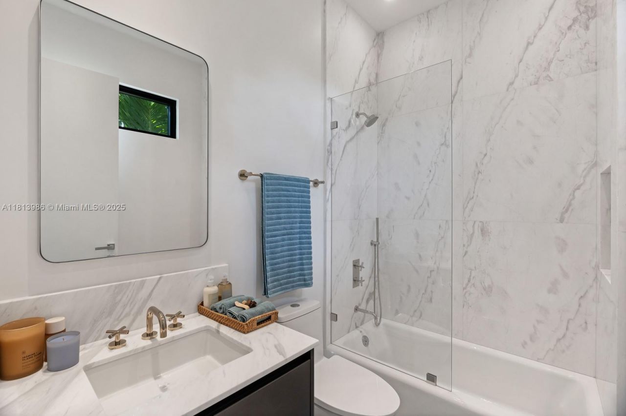 4010 Park Ave, Miami, FL 33133 Photo