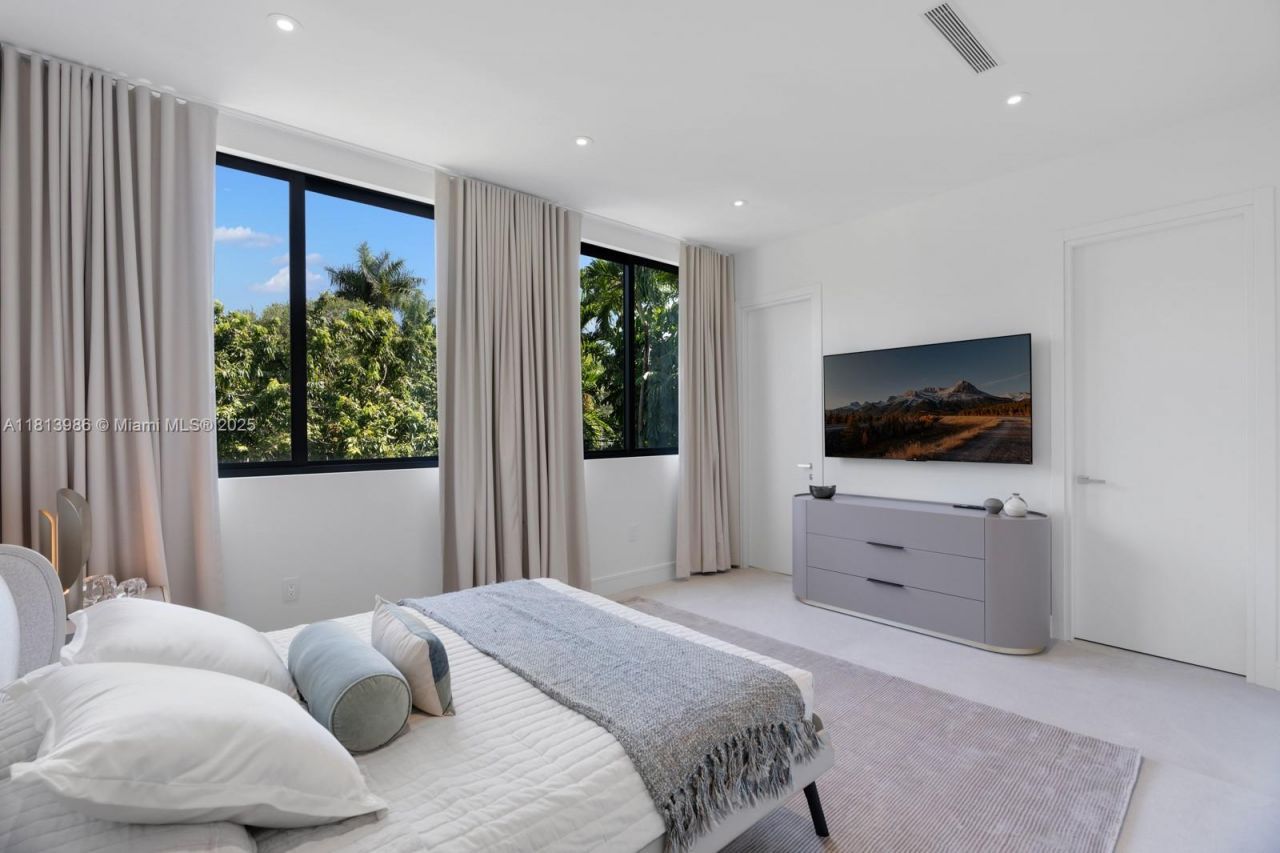 4010 Park Ave, Miami, FL 33133 Photo