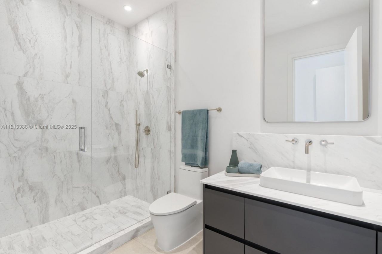 4010 Park Ave, Miami, FL 33133 Photo