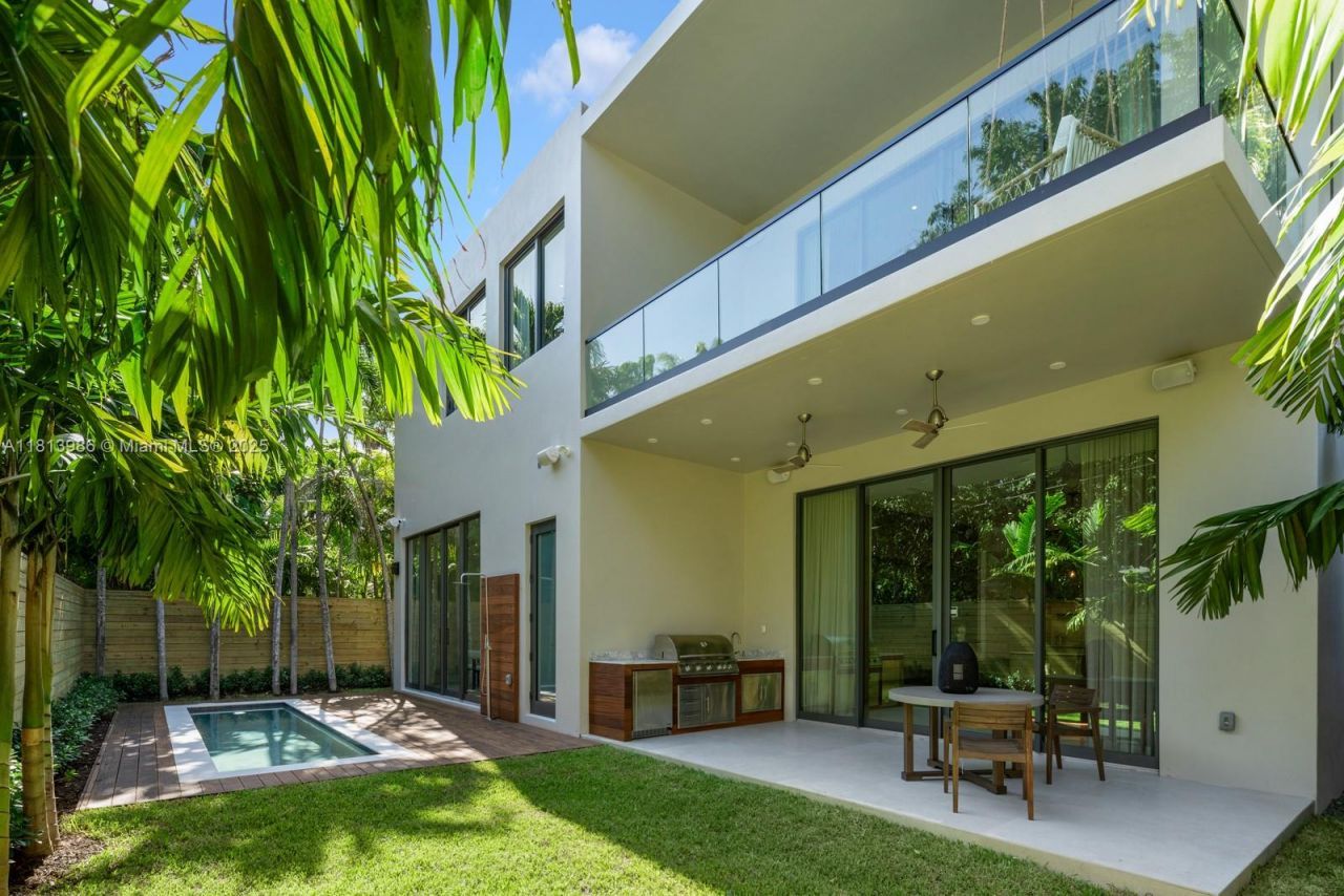 4010 Park Ave, Miami, FL 33133 Photo