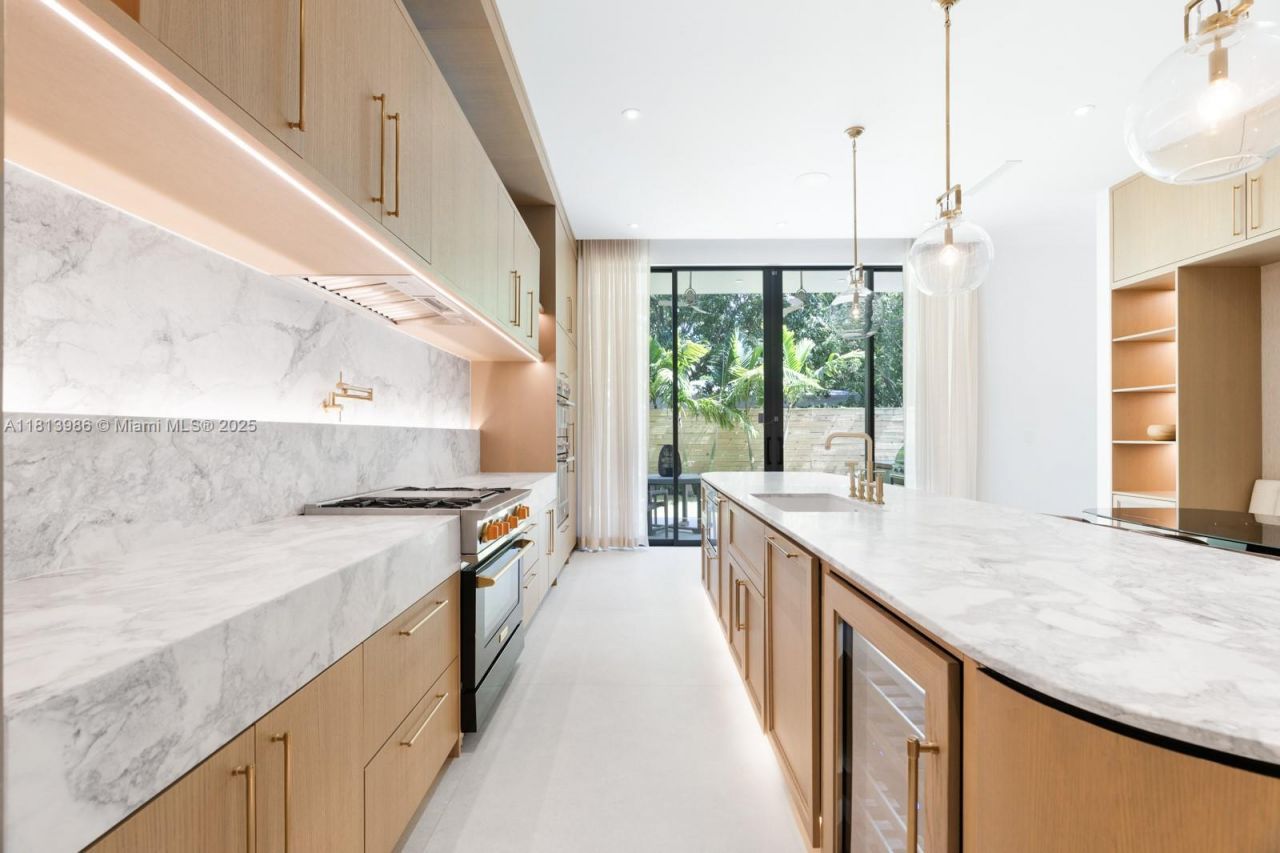 4010 Park Ave, Miami, FL 33133 Photo