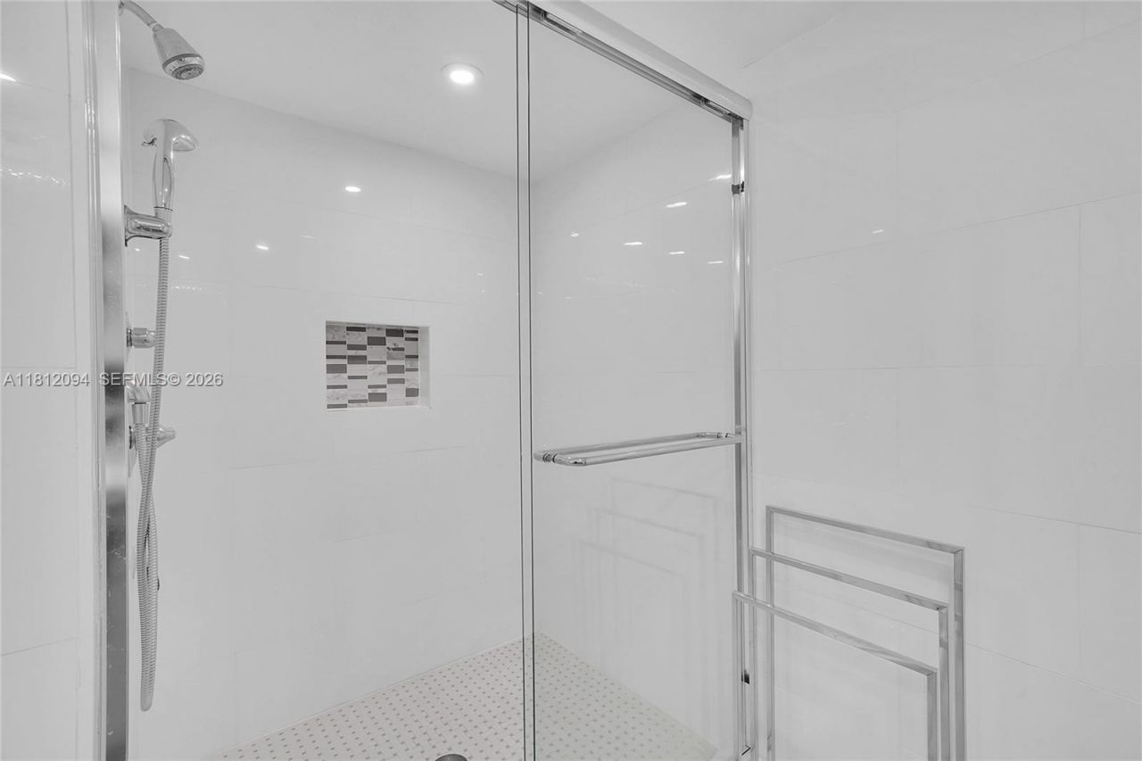 2049 S Ocean Dr, Unit 202, Hallandale Beach, FL 33009 Photo