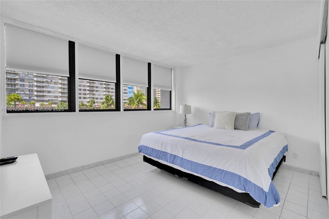 2049 S Ocean Dr, Unit 202, Hallandale Beach, FL 33009 Photo