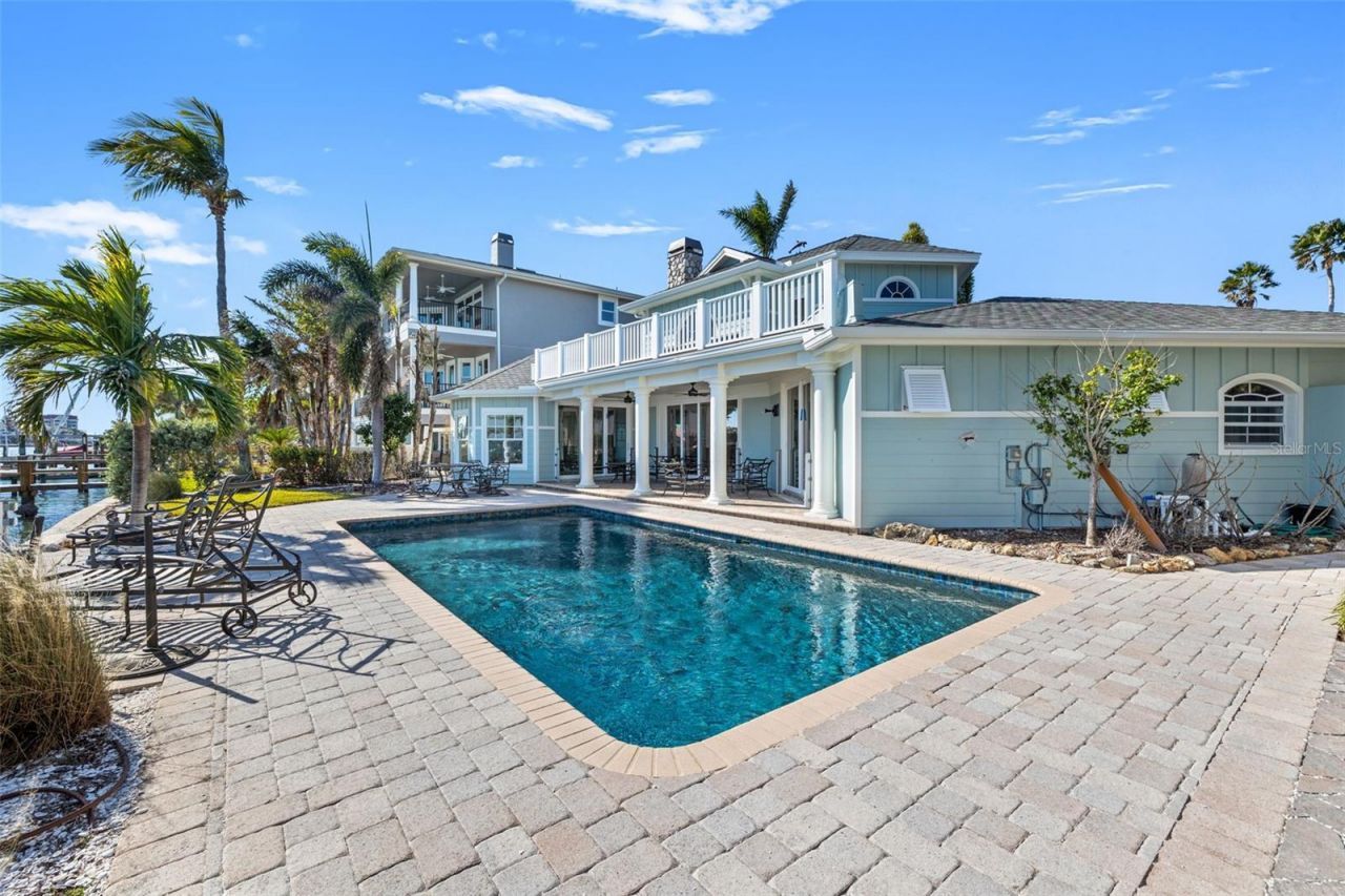 17077 Dolphin Drive, North Redington Beach, FL 33708 Photo