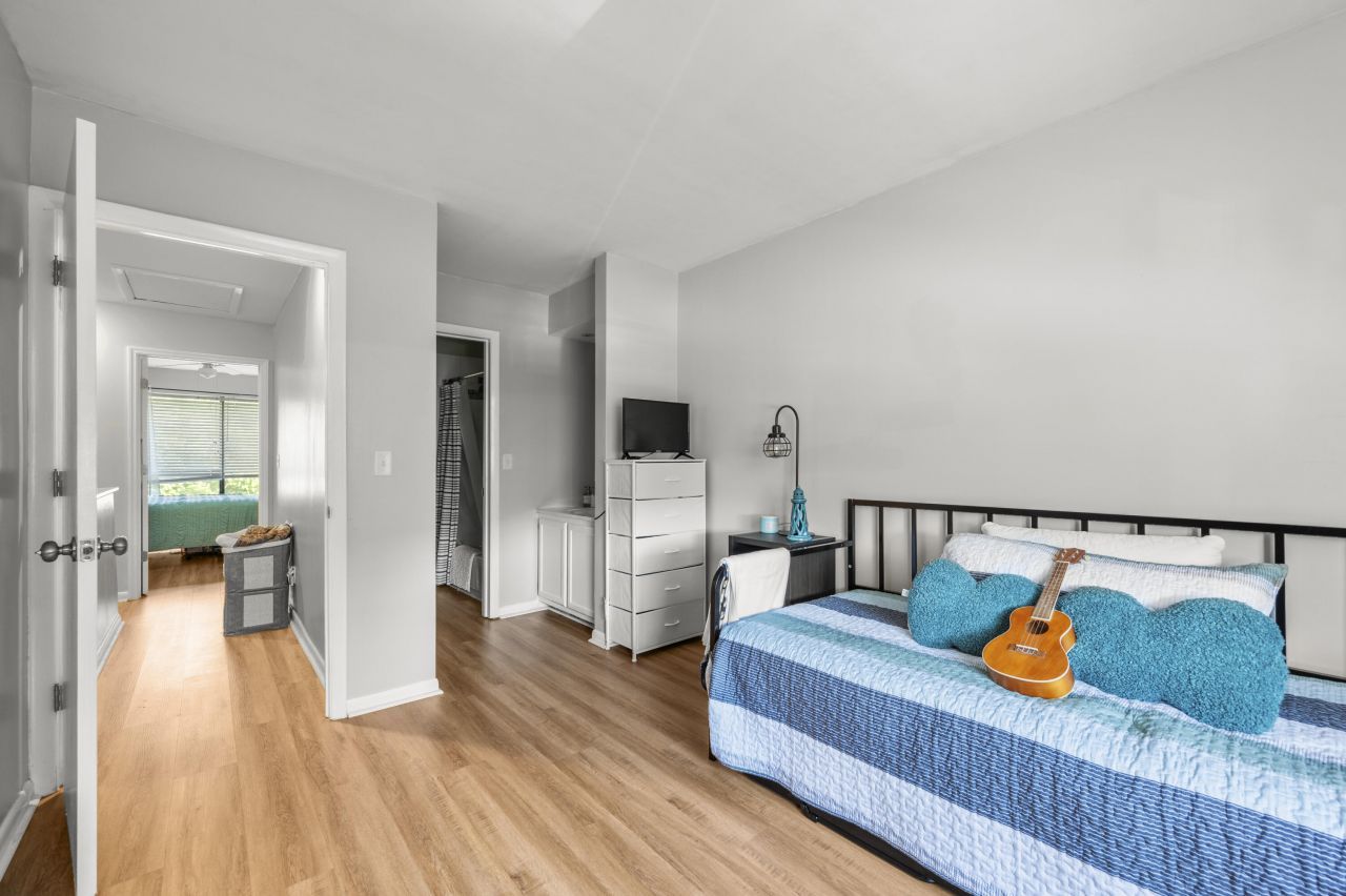 1530 Fort Johnson Road Photo 9