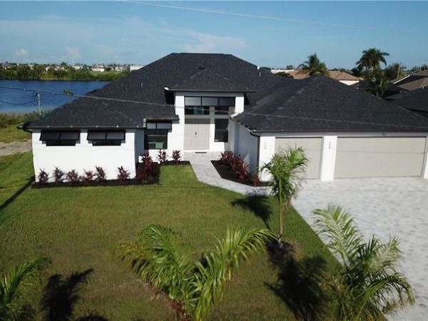 702 NW 30th PL, CAPE CORAL, FL 33993