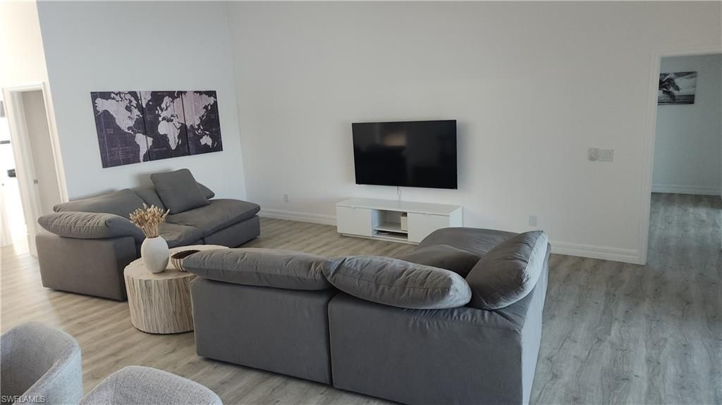 702 NW 30th Pl, Cape Coral, FL 33993 Photo