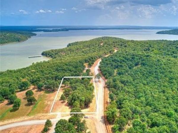 35 Patriot Pointe, Eufaula, OK 74432