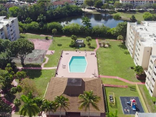 6930 Miami Gardens DR, Unit 201, HIALEAH, FL 33015
