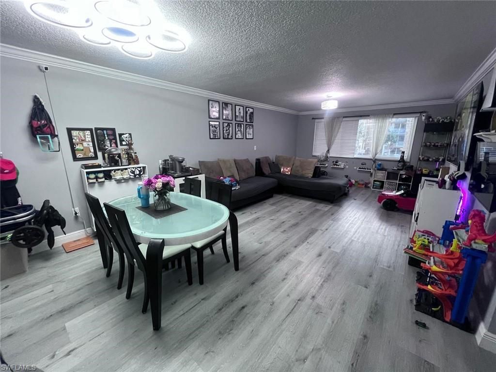 6930 Miami Gardens Dr, Unit 201, Hialeah, FL 33015 Photo