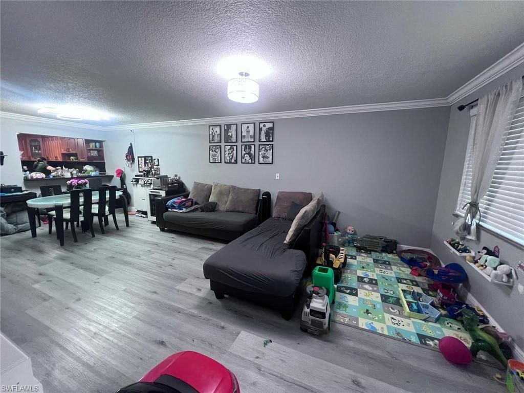 6930 Miami Gardens Dr, Unit 201, Hialeah, FL 33015 Photo