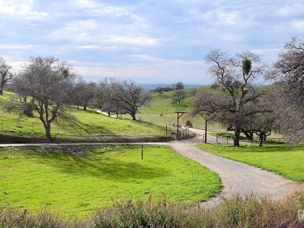 3001 Woody Granite Road, Bakersfield, CA 93308