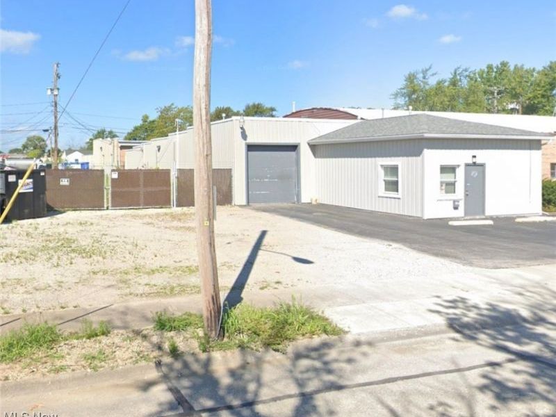 157 Kenwood Street, Elyria, OH 44035 Photo 3