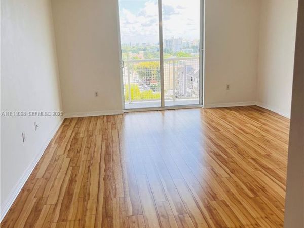 900 SW 8th St, Unit 806, Miami, FL 33130