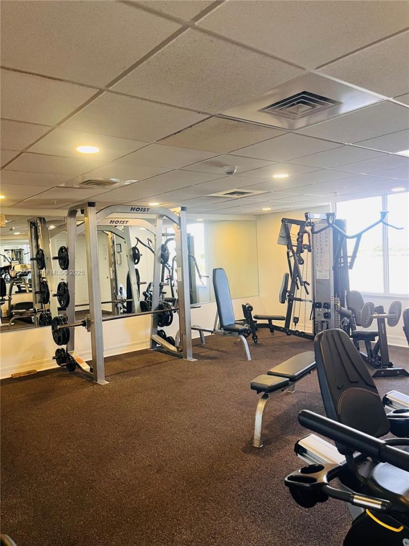 900 SW 8th St, Unit 806, Miami, FL 33130 Photo