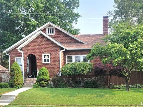 323 W Ross Street, Palmyra, MO 63461