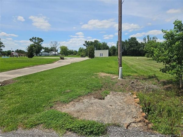 584 W Friesen Road W, Lake Charles, LA 70607