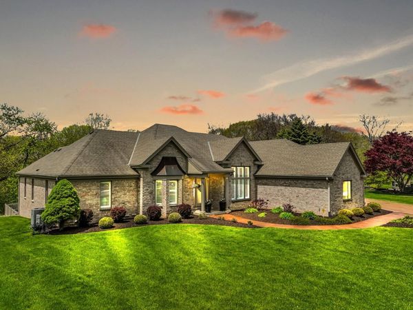 8 Lake Pointe CIRCLE, Wind Point, WI 53402