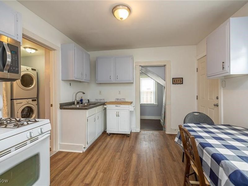 6306 Flowerdale Avenue, Cleveland, OH 44144 Photo 17