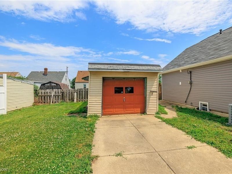 6306 Flowerdale Avenue, Cleveland, OH 44144 Photo 23