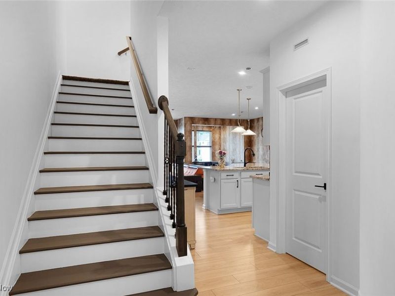 841 S Parkside Drive, Westlake, OH 44145 Photo 4