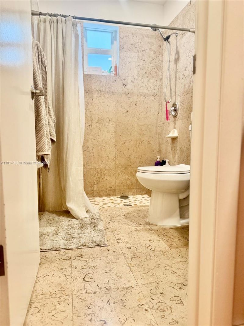 220 NW 130th Ave, Miami, FL 33182 Photo