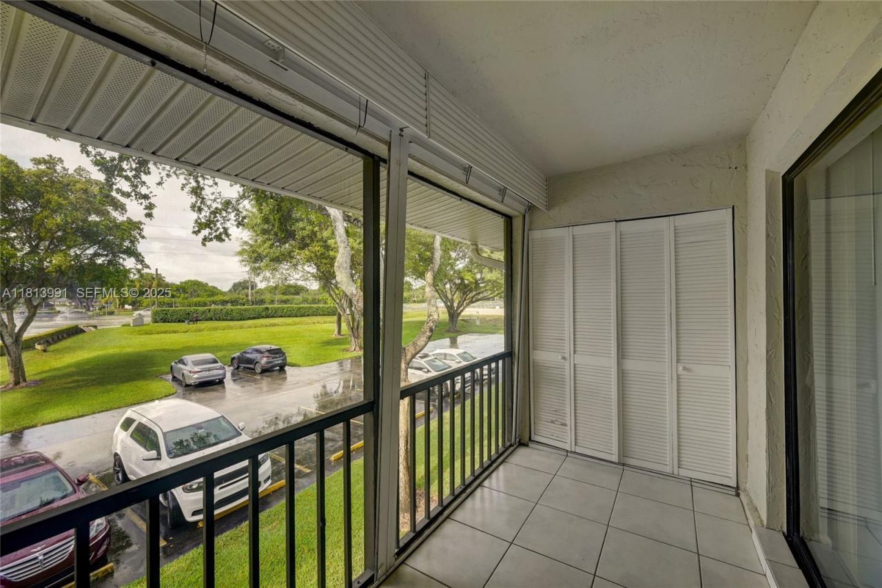 9965 Pineapple Tree Dr, Unit 203, Boynton Beach, FL 33436 Photo