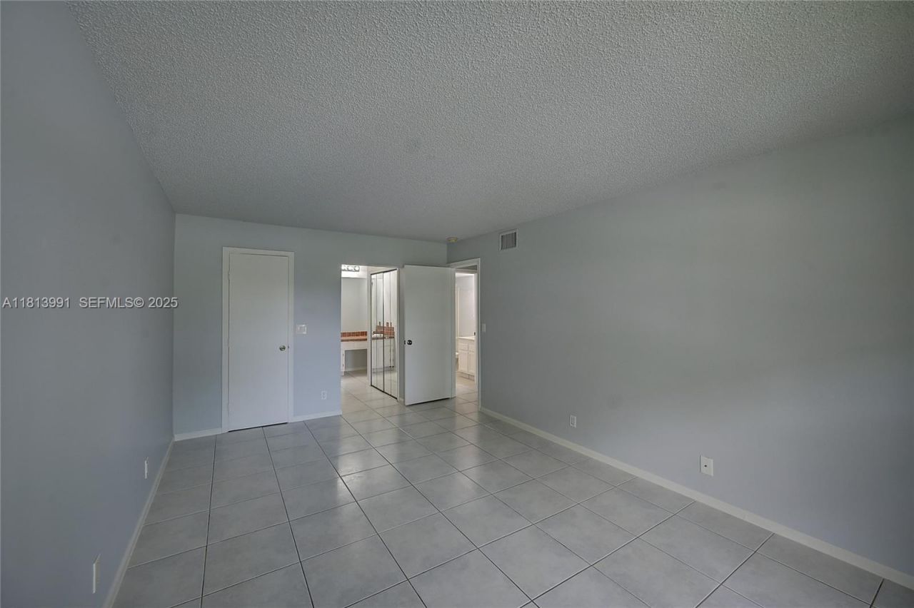 9965 Pineapple Tree Dr, Unit 203, Boynton Beach, FL 33436 Photo