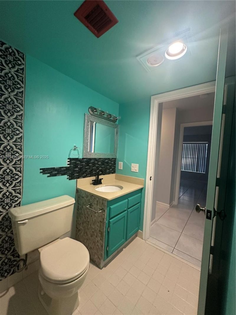 9965 Pineapple Tree Dr, Unit 203, Boynton Beach, FL 33436 Photo