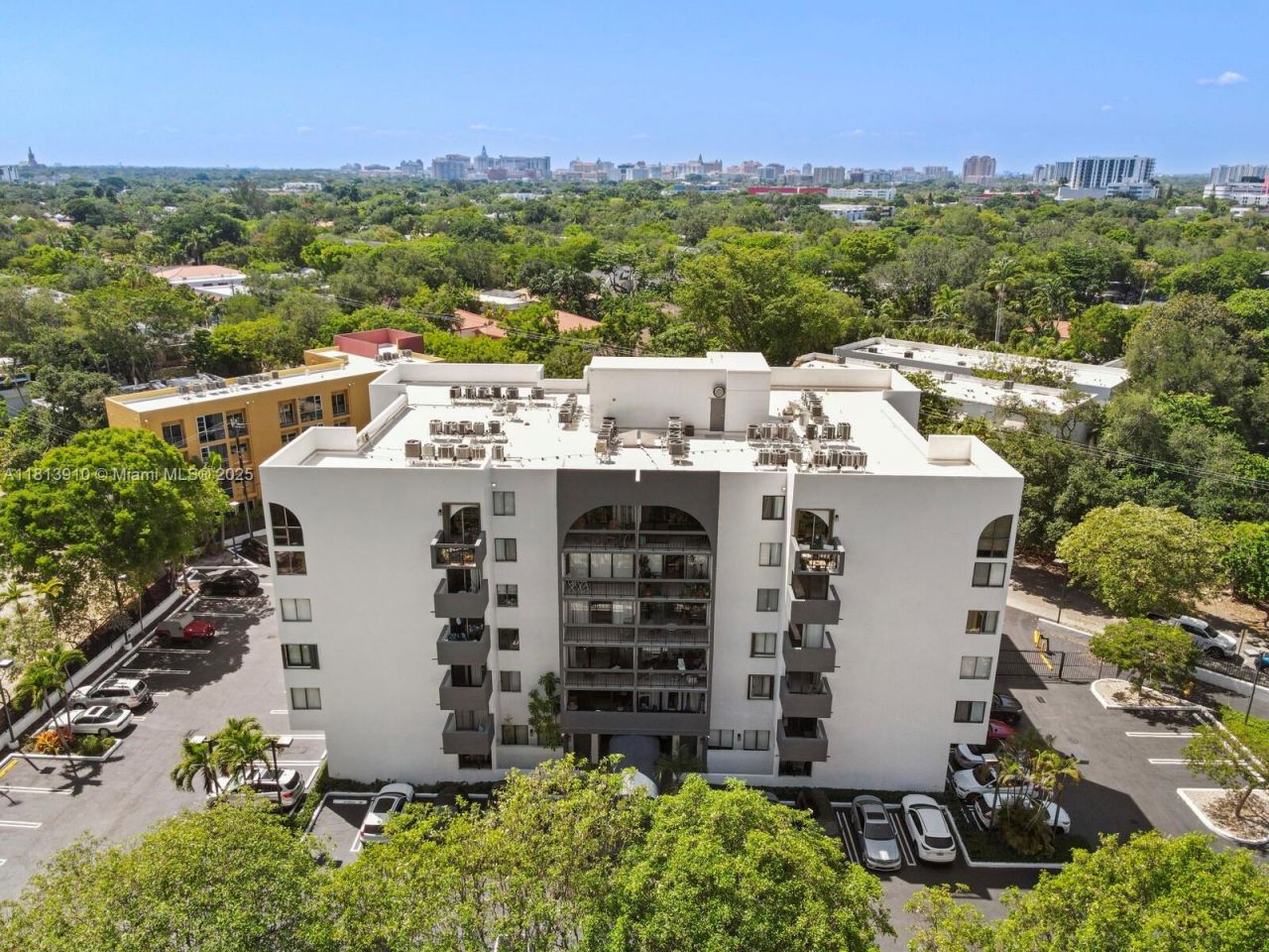 2715 Tigertail Ave, Unit 102, Miami, FL 33133 Photo