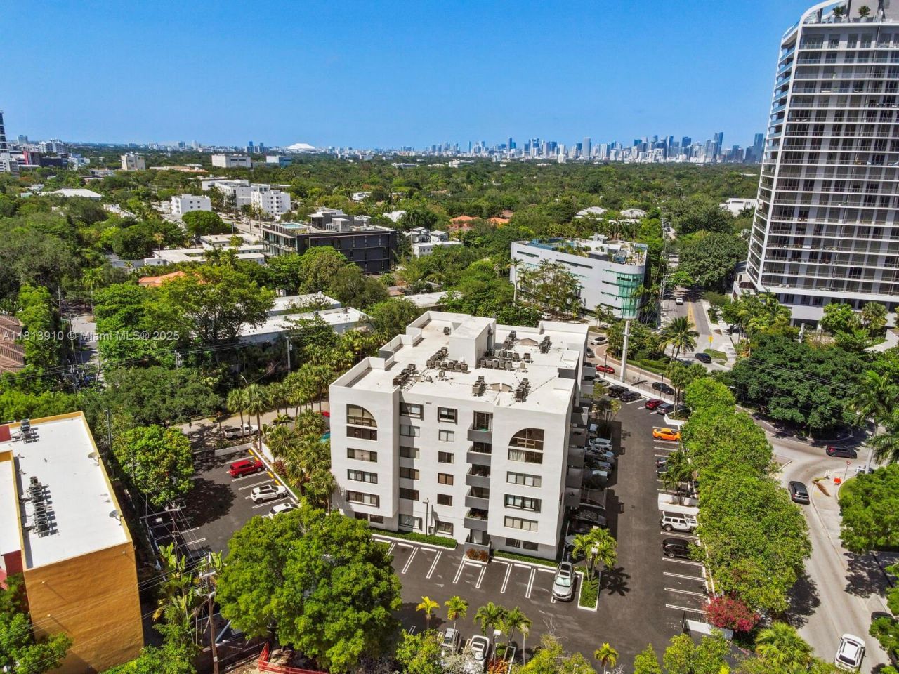 2715 Tigertail Ave, Unit 102, Miami, FL 33133 Photo