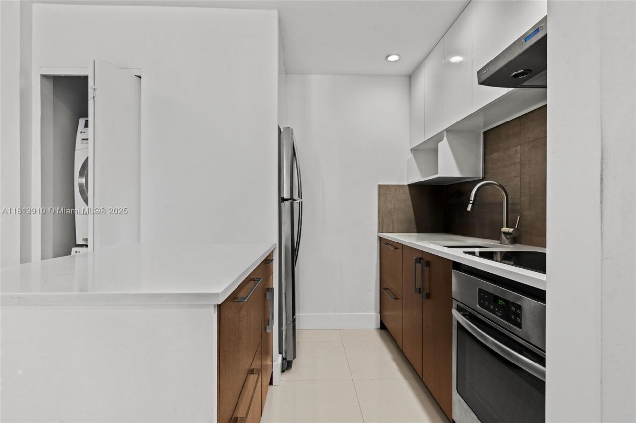 2715 Tigertail Ave, Unit 102, Miami, FL 33133 Photo