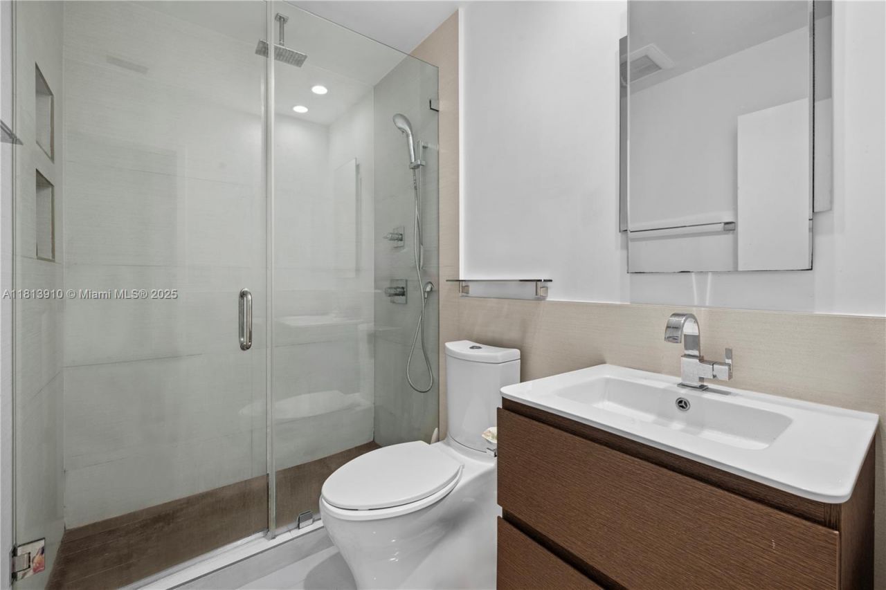 2715 Tigertail Ave, Unit 102, Miami, FL 33133 Photo