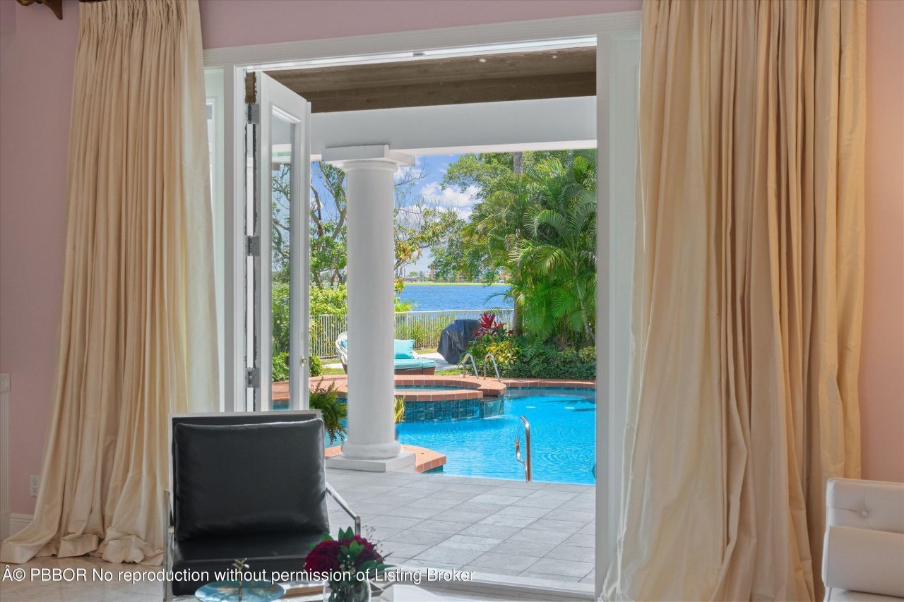 2 Firestone Circle, West Palm Beach, FL 33401 Photo