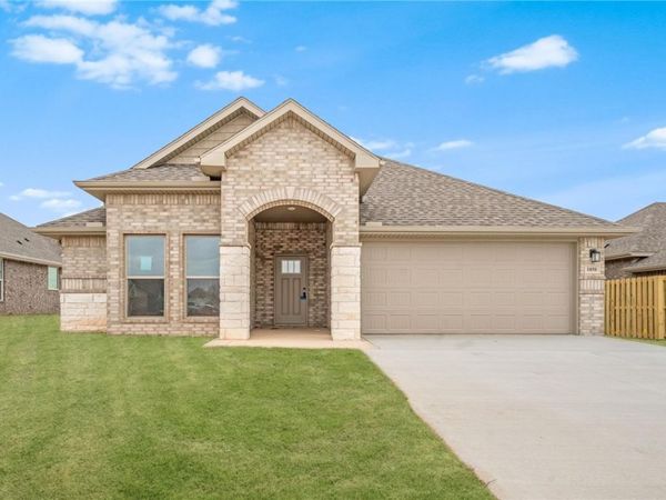 1050 Ari Avenue, Centerton, AR 72719