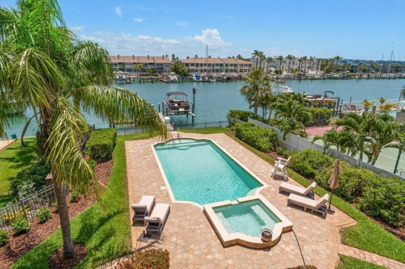 841 Ponce De Leon Drive, Saint Petersburg, FL 33715 Photo