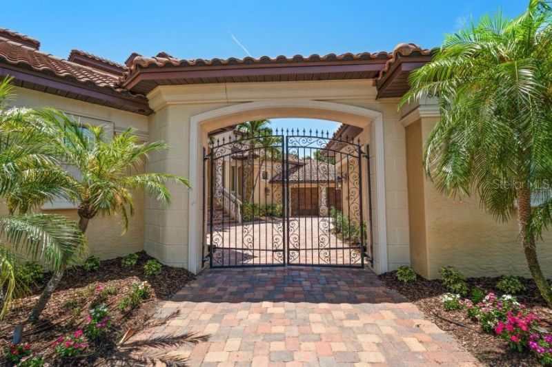 841 Ponce De Leon Drive, Saint Petersburg, FL 33715 Photo