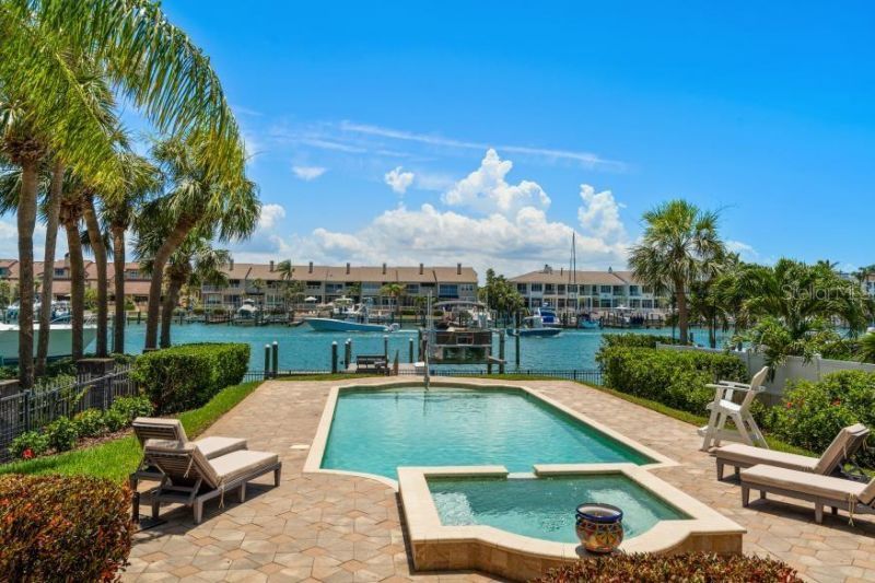 841 Ponce De Leon Drive, Saint Petersburg, FL 33715 Photo