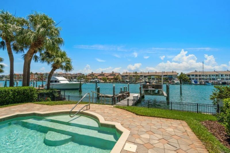 841 Ponce De Leon Drive, Saint Petersburg, FL 33715 Photo