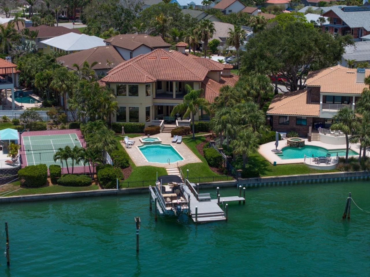 841 Ponce De Leon Drive, Saint Petersburg, FL 33715 Photo