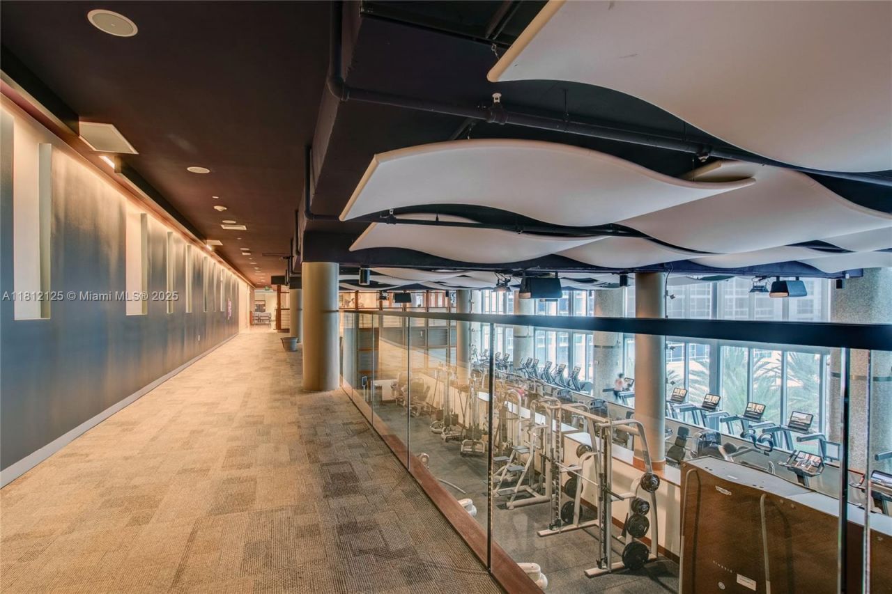 6801 Collins Ave, Unit 510 Door 5, Miami Beach, FL 33141 Photo