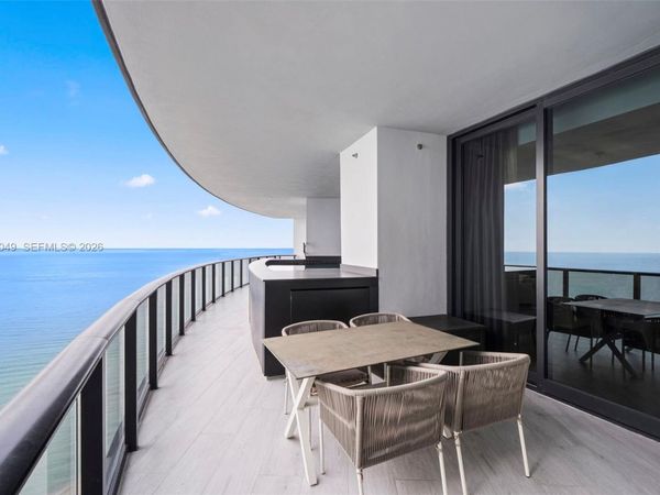 18555 Collins Ave, Unit 2105, Sunny Isles Beach, FL 33160