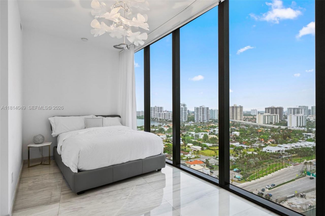18555 Collins Ave, Unit 2105, Sunny Isles Beach, FL 33160 Photo