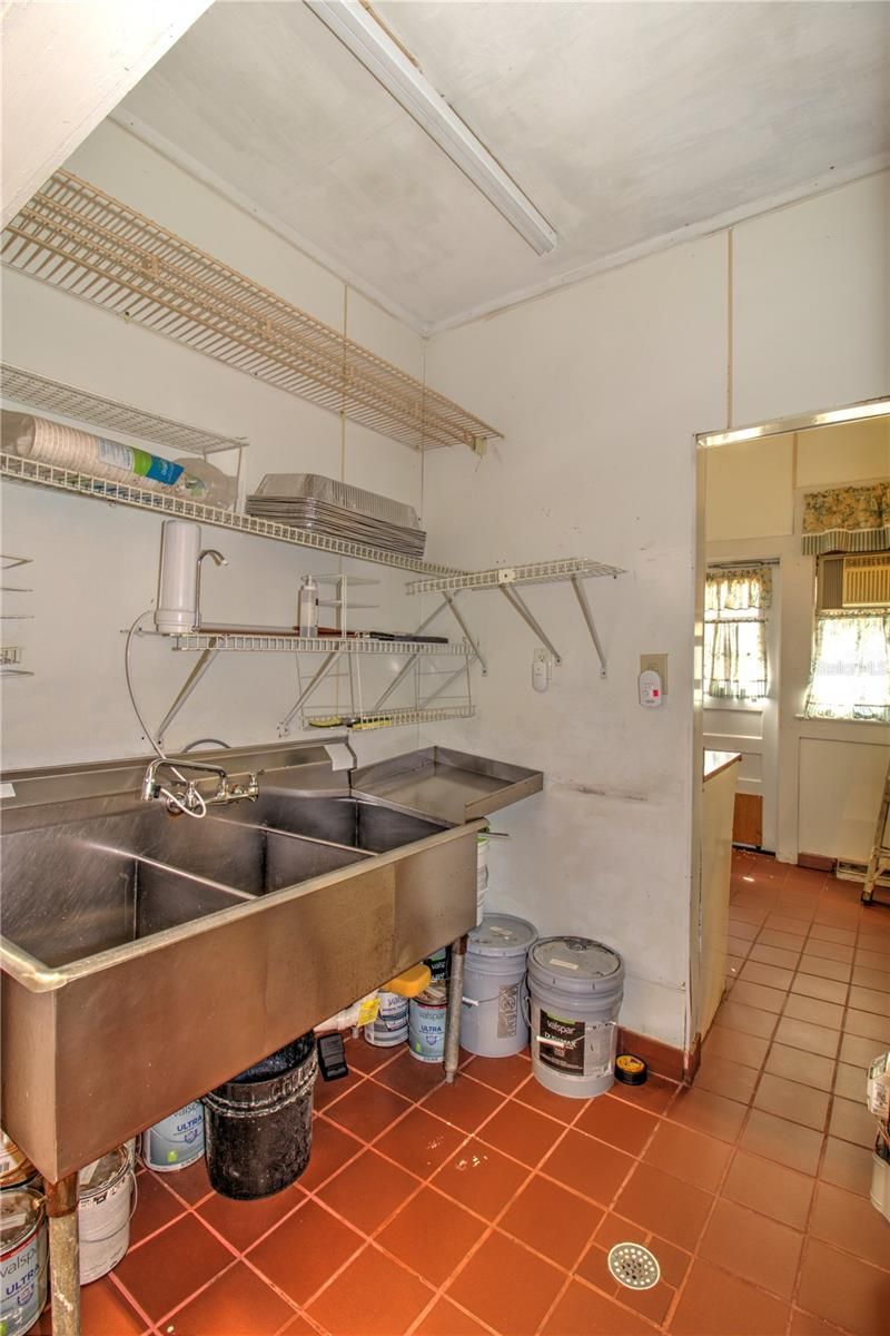 944 E Silver Springs Boulevard, Ocala, FL 34470 Photo