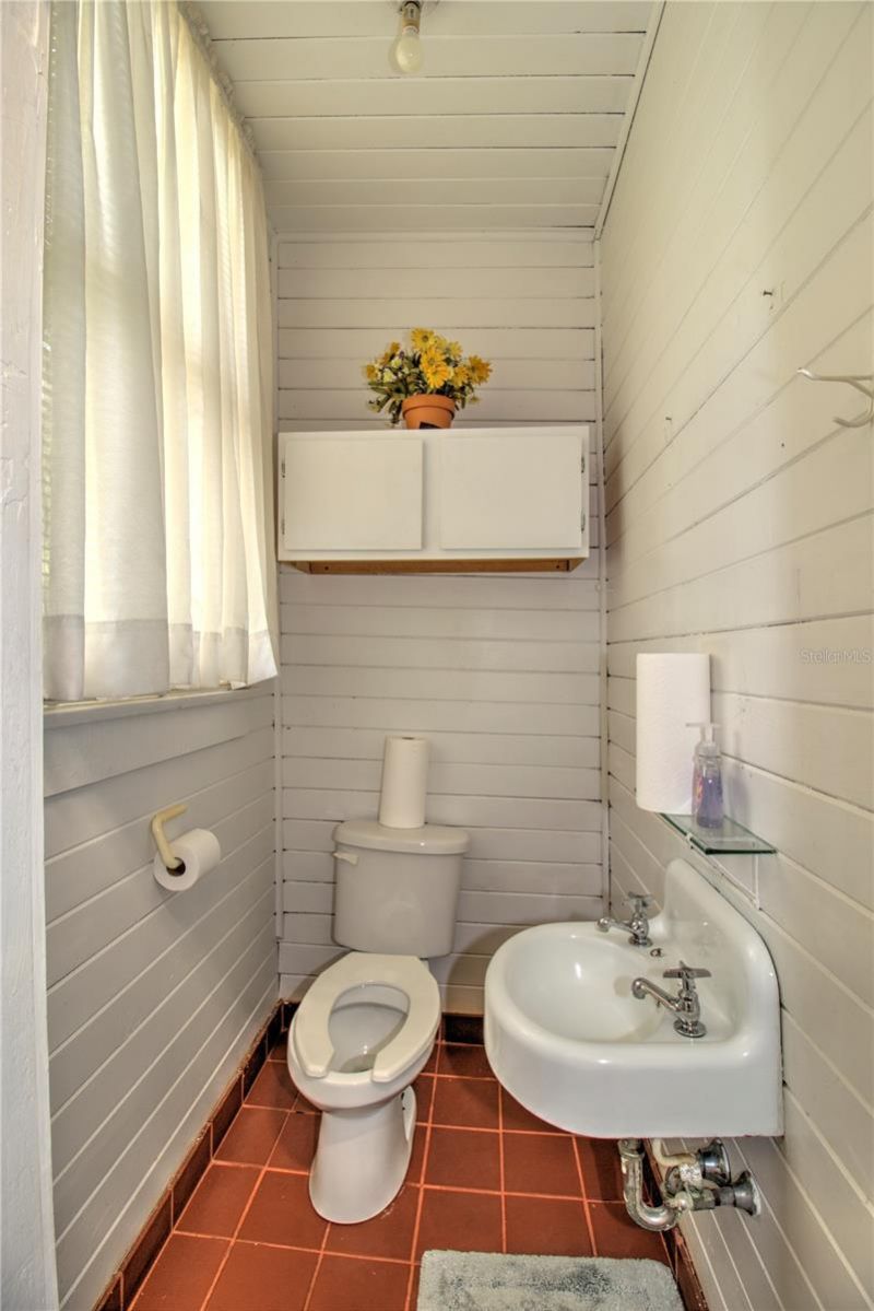 944 E Silver Springs Boulevard, Ocala, FL 34470 Photo