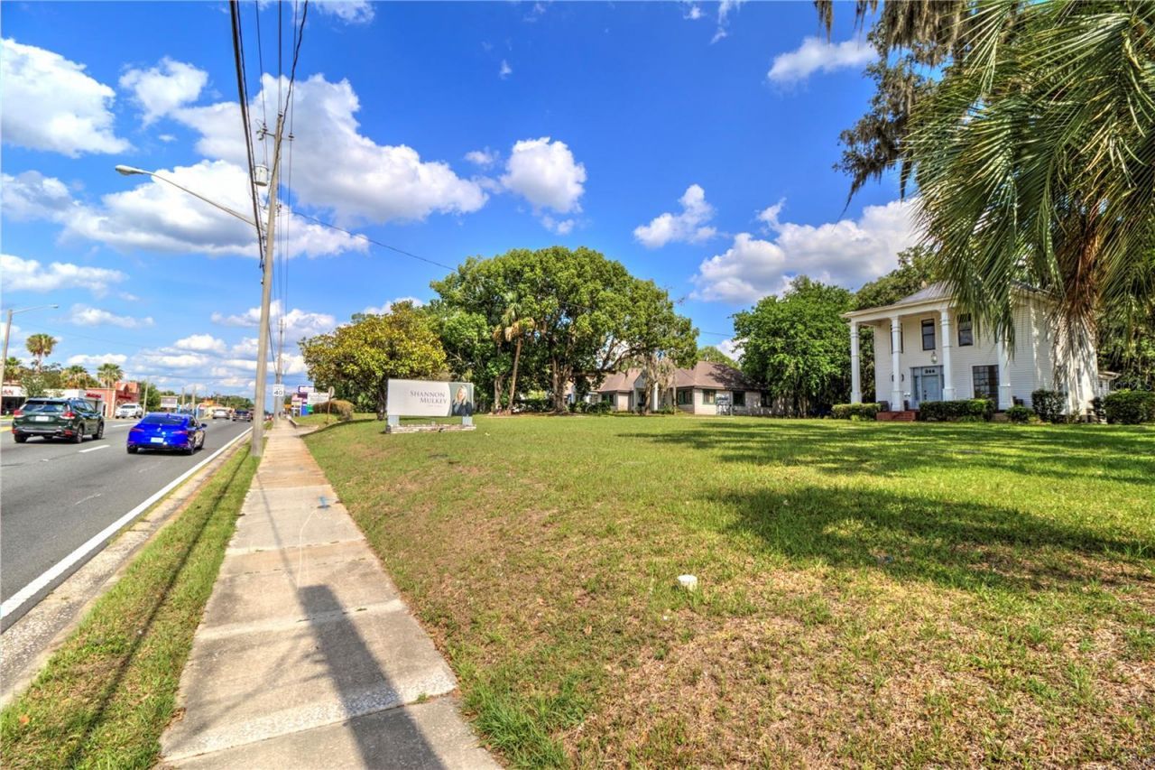 944 E Silver Springs Boulevard, Ocala, FL 34470 Photo