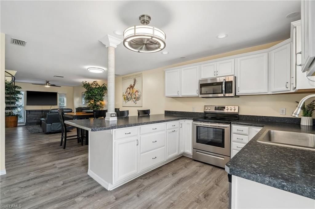 4803 SW Santa Barbara Ct, Unit 5, Cape Coral, FL 33914 Photo