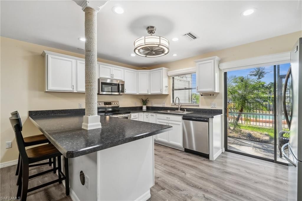 4803 SW Santa Barbara Ct, Unit 5, Cape Coral, FL 33914 Photo