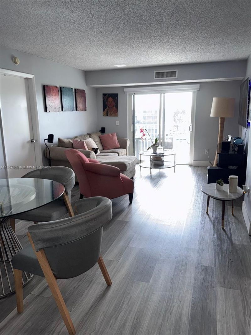 8260 SW 210th St, Unit 310, Cutler Bay, FL 33189 Photo