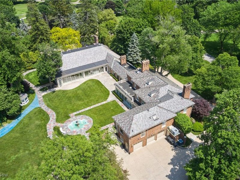 48 S Wheaton Road, Akron, OH 44313 Photo 2